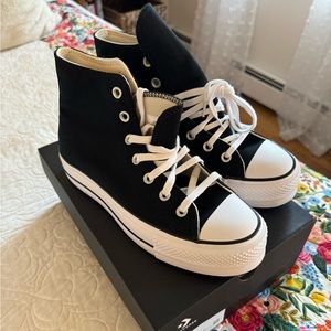 Converse Chuck Taylor All Star Lift Platform, Women, size 8